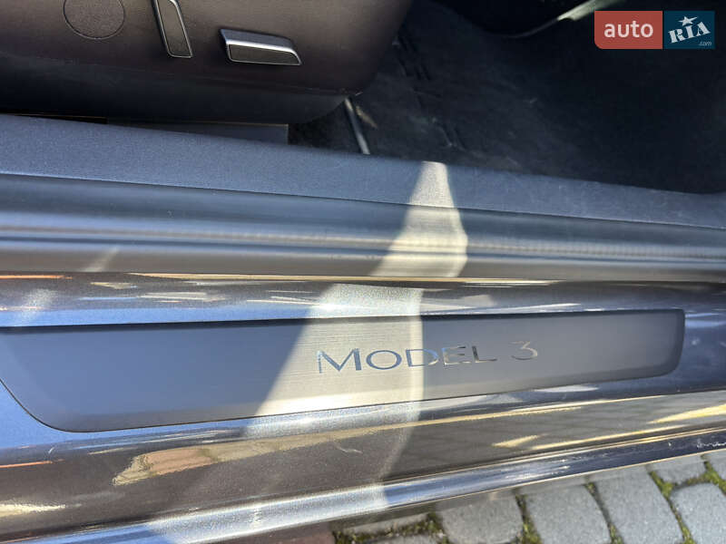 Седан Tesla Model 3 2021 в Ивано-Франковске