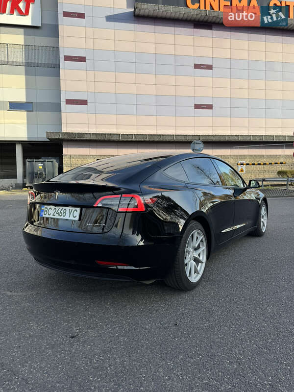 Седан Tesla Model 3 2021 в Івано-Франківську