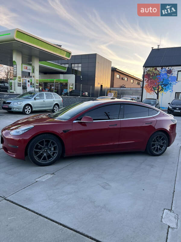 Седан Tesla Model 3 2018 в Білій Церкві