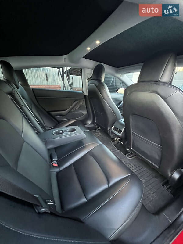 Седан Tesla Model 3 2018 в Білій Церкві