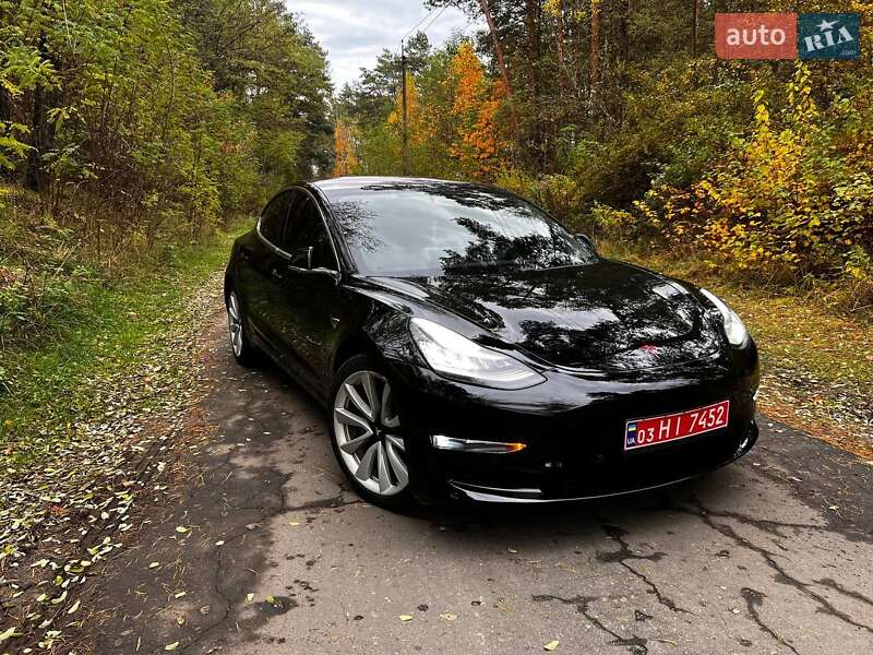 Седан Tesla Model 3 2018 в Ковеле