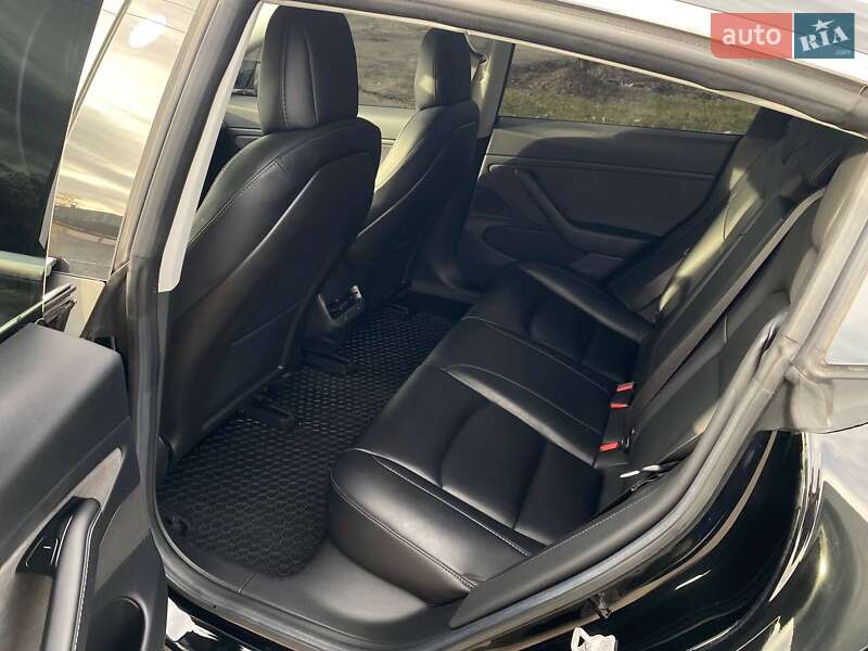 Седан Tesla Model 3 2018 в Ковеле