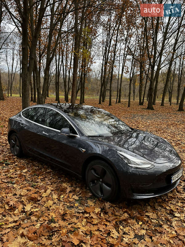 Седан Tesla Model 3 2019 в Харкові