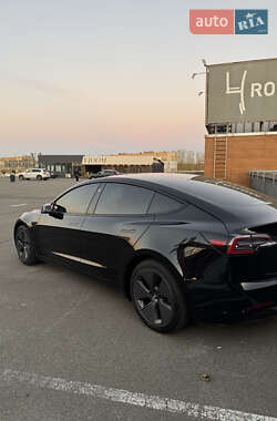Седан Tesla Model 3 2021 в Киеве