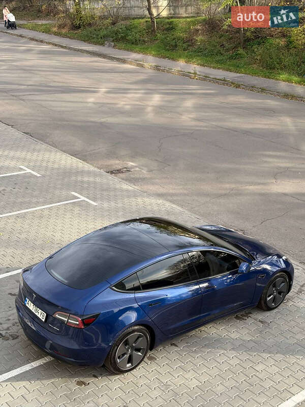 Седан Tesla Model 3 2021 в Фастове