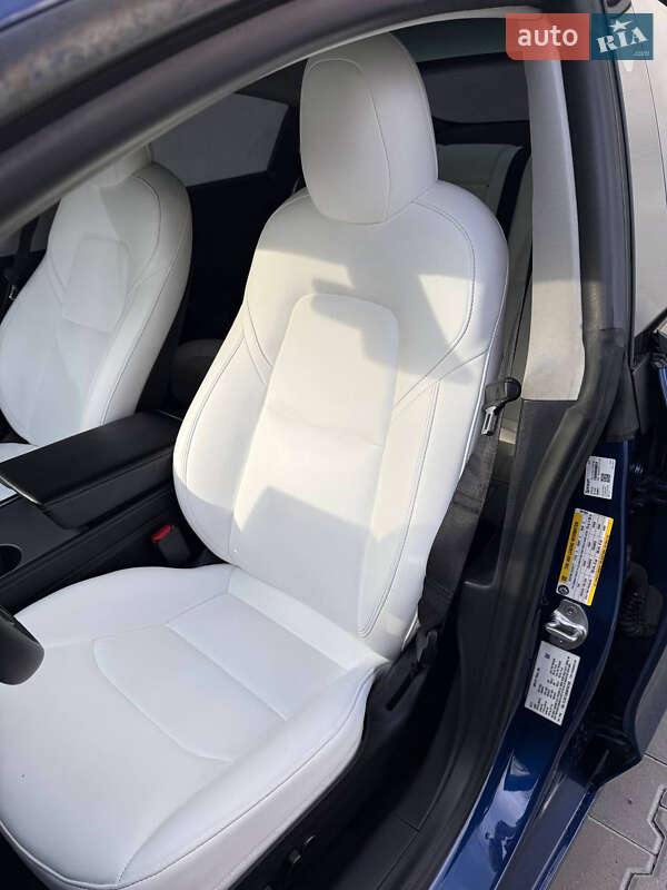 Седан Tesla Model 3 2021 в Фастове