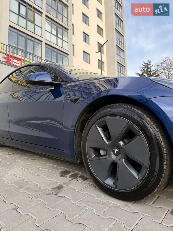 Седан Tesla Model 3 2021 в Фастове