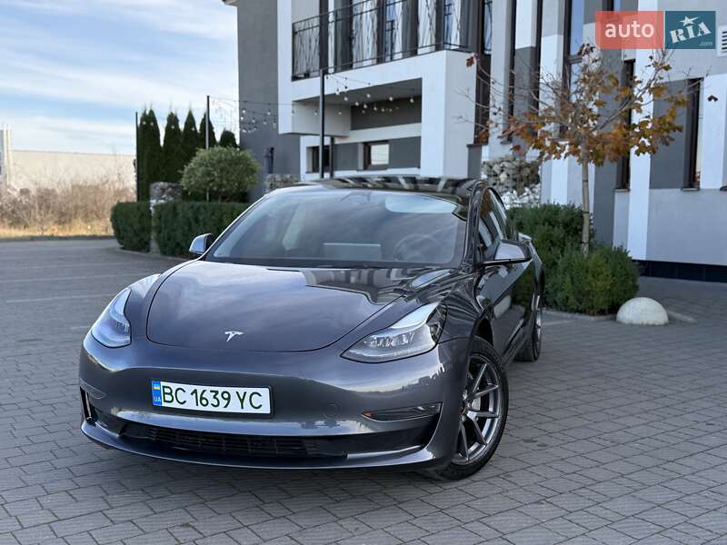 Седан Tesla Model 3 2023 в Стрые