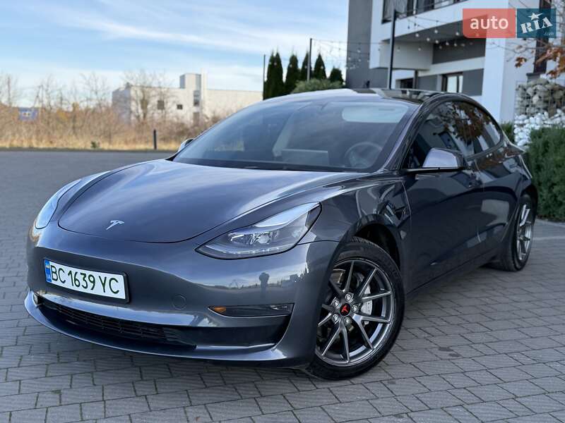 Седан Tesla Model 3 2023 в Стрые