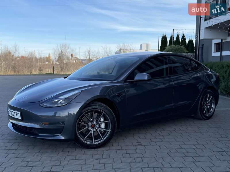 Седан Tesla Model 3 2023 в Стрые