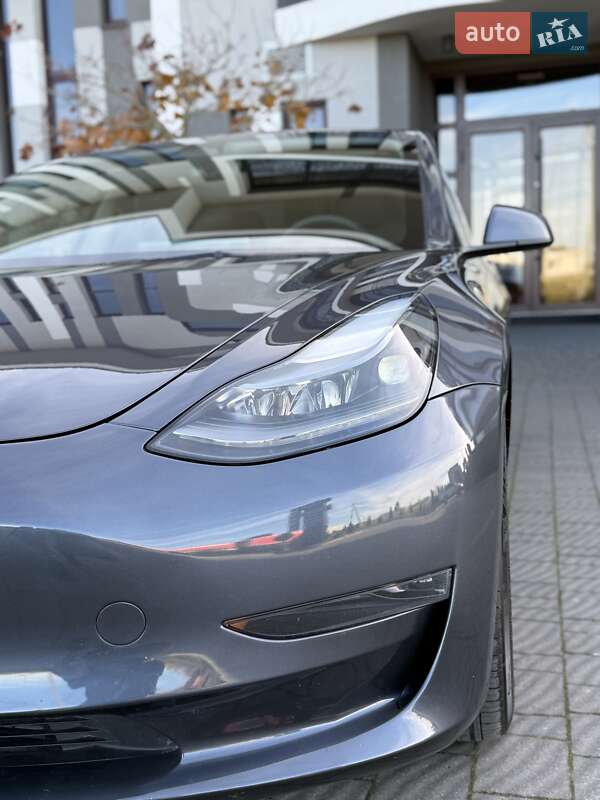 Седан Tesla Model 3 2023 в Стрые