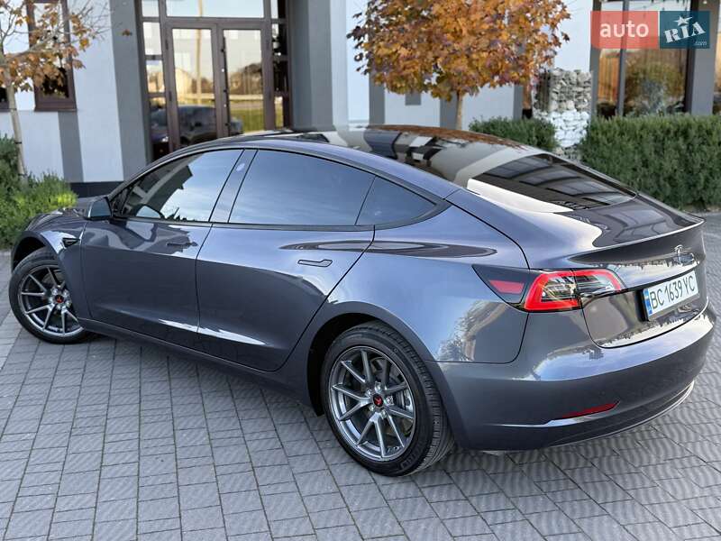 Седан Tesla Model 3 2023 в Стрые