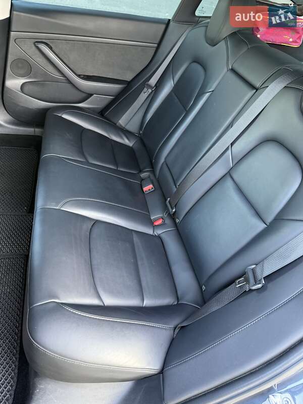 Седан Tesla Model 3 2023 в Стрые