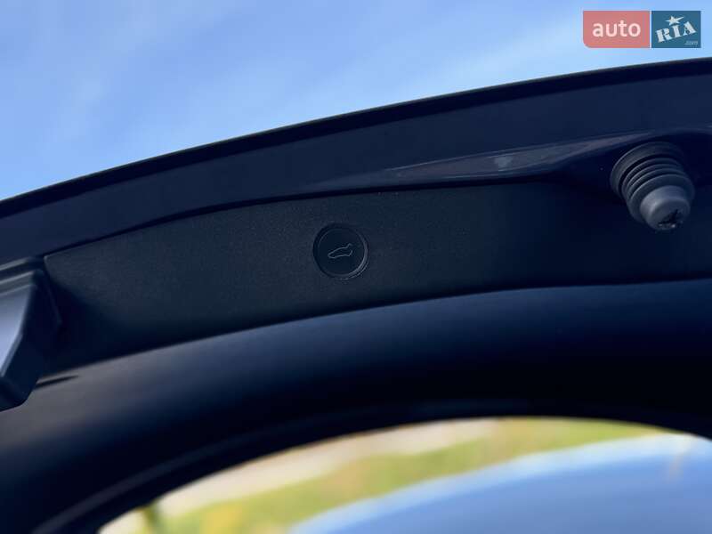 Седан Tesla Model 3 2023 в Стрые