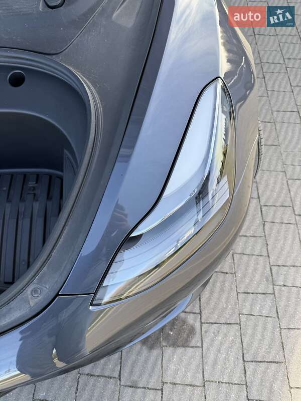 Седан Tesla Model 3 2023 в Стрые