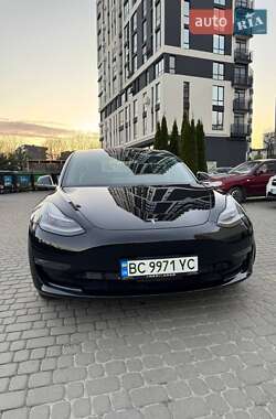 Седан Tesla Model 3 2018 в Львові