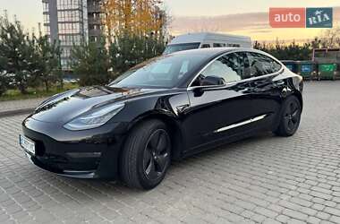 Седан Tesla Model 3 2018 в Львові