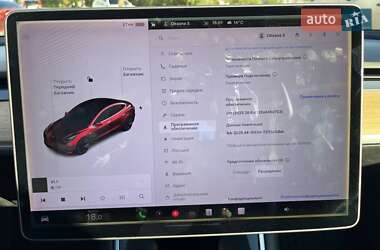 Седан Tesla Model 3 2018 в Львові
