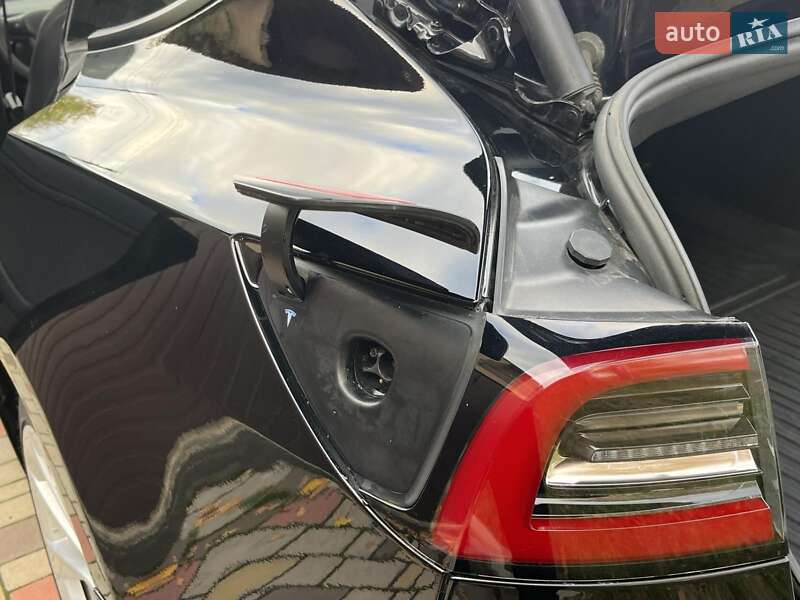 Седан Tesla Model 3 2022 в Киеве