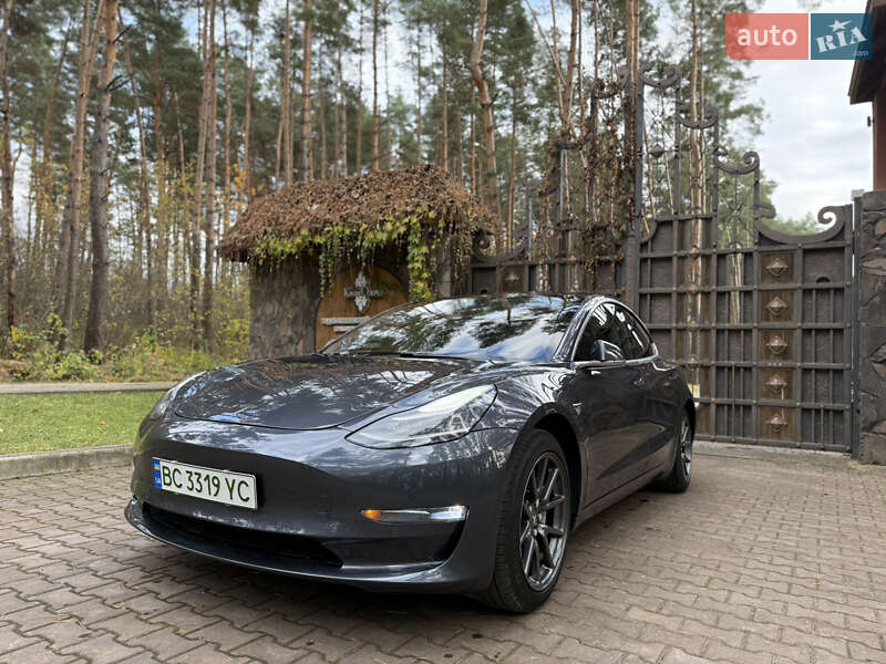 Седан Tesla Model 3 2019 в Новояворовске