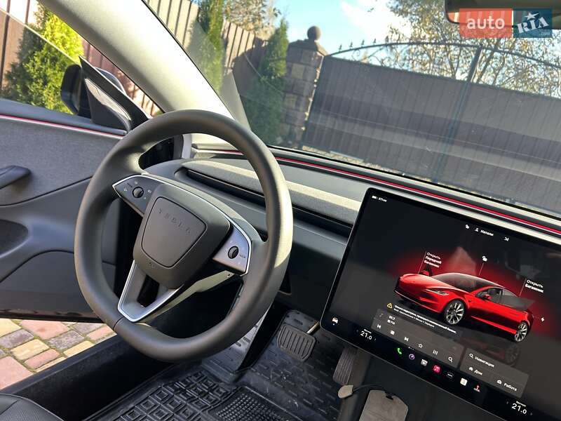 Седан Tesla Model 3 2025 в Звягеле