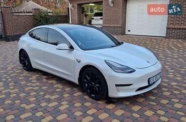 Седан Tesla Model 3 2019 в Черкасах