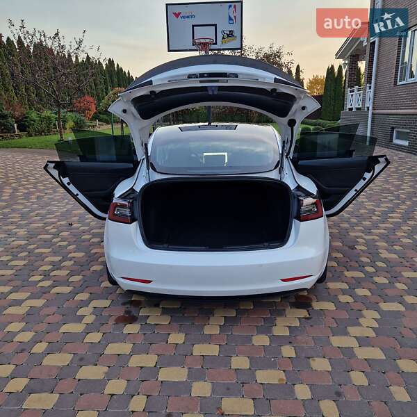 Седан Tesla Model 3 2019 в Черкассах фото 20 Седан Tesla Model 3 2019 в Черкассах