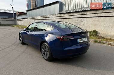Седан Tesla Model 3 2023 в Киеве