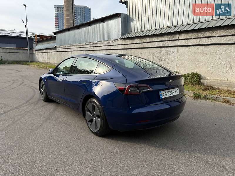 Седан Tesla Model 3 2023 в Киеве