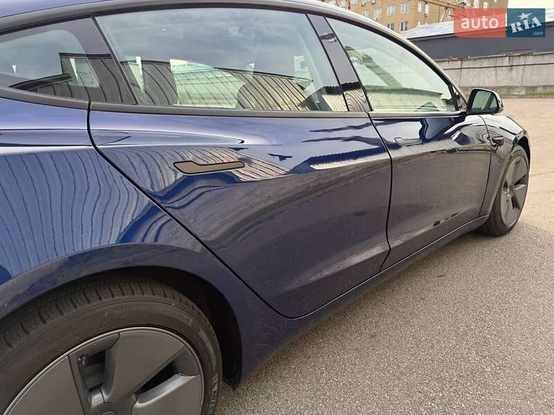 Седан Tesla Model 3 2023 в Киеве