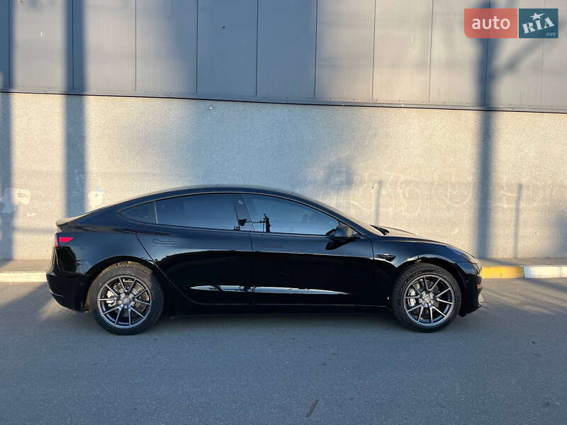 Седан Tesla Model 3 2021 в Ирпене