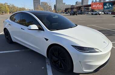Седан Tesla Model 3 2024 в Киеве