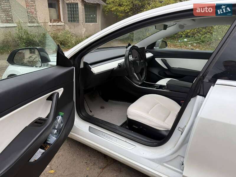 Седан Tesla Model 3 2019 в Львове фото 7 Седан Tesla Model 3 2019 в Львове