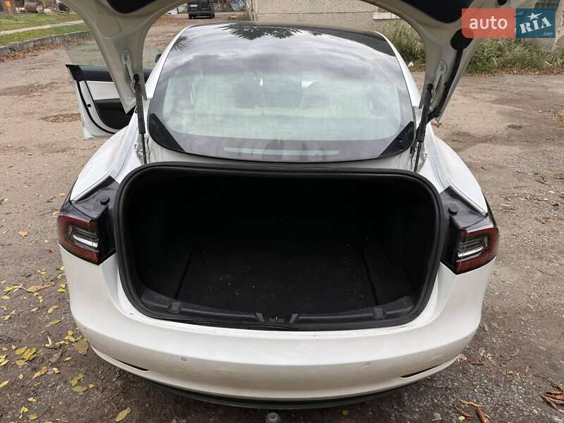 Седан Tesla Model 3 2019 в Львове фото 10 Седан Tesla Model 3 2019 в Львове