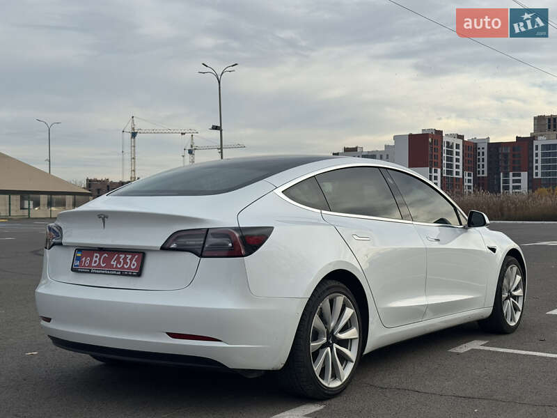 Седан Tesla Model 3 2019 в Луцке