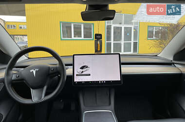 Седан Tesla Model 3 2021 в Стрые