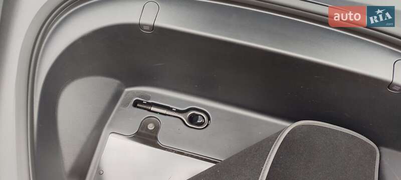 Седан Tesla Model 3 2018 в Ковеле