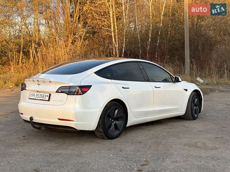 Седан Tesla Model 3 2021 в Трускавці
