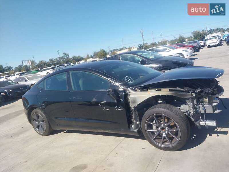 Седан Tesla Model 3 2021 в Луцке