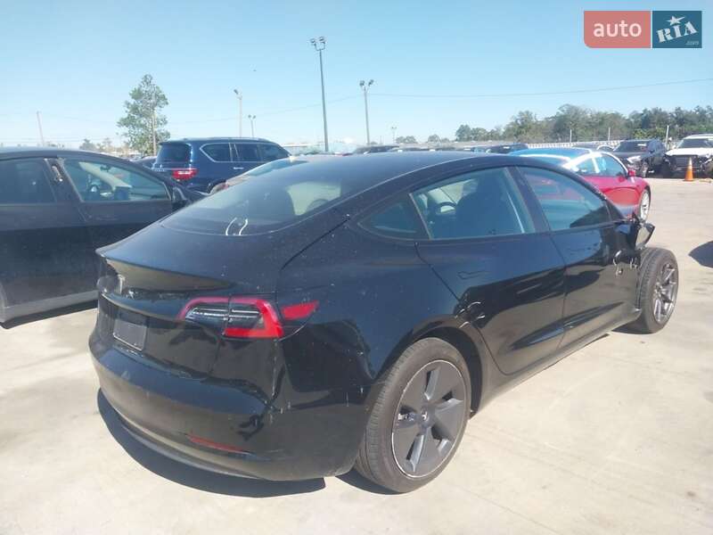 Седан Tesla Model 3 2021 в Луцке