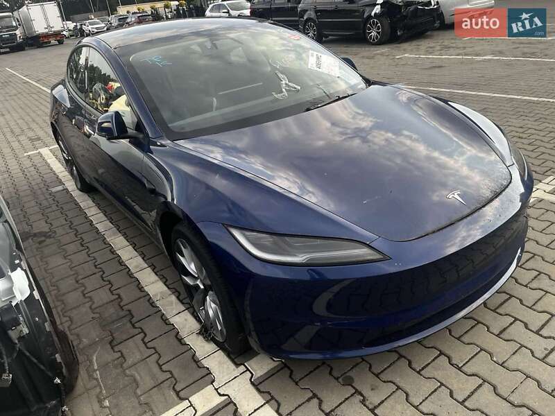 Седан Tesla Model 3 2024 в Києві