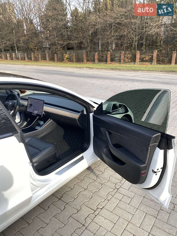 Седан Tesla Model 3 2020 в Львове фото 13 Седан Tesla Model 3 2020 в Львове