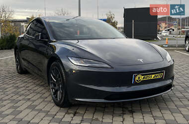 Седан Tesla Model 3 2024 в Мукачевому