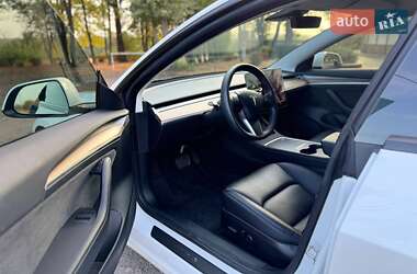 Седан Tesla Model 3 2022 в Черкассах