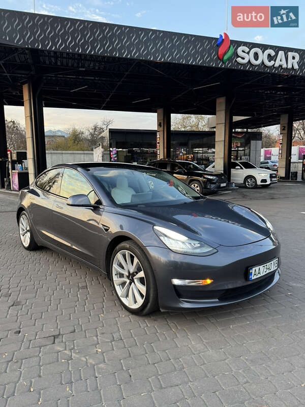 Седан Tesla Model 3 2020 в Харкові