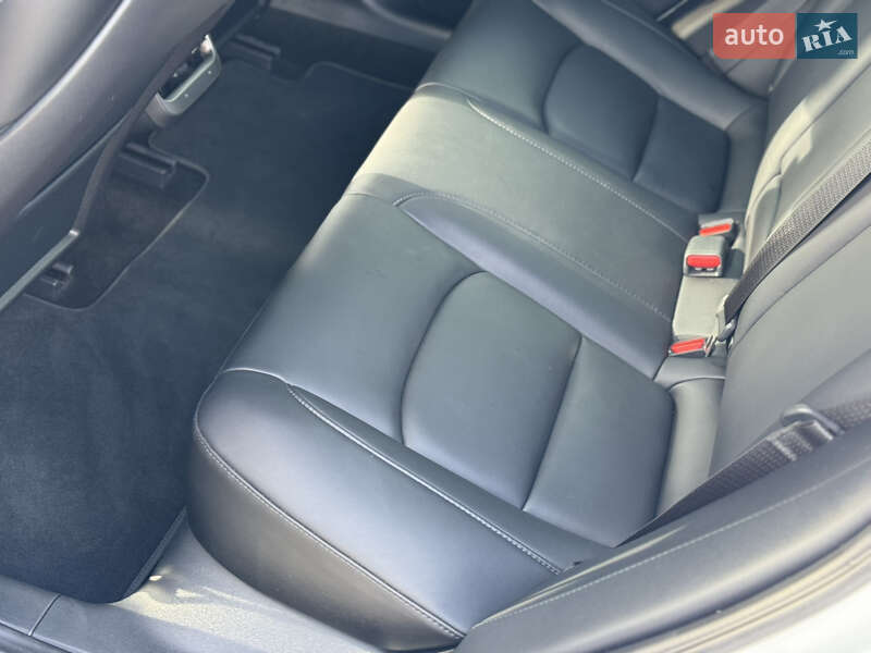 Седан Tesla Model 3 2023 в Хмельницком