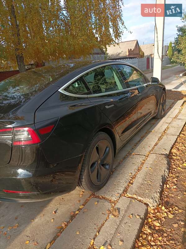 Седан Tesla Model 3 2019 в Дніпрі