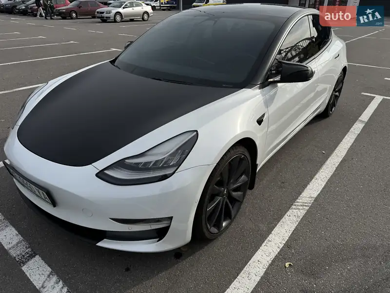 Tesla Model 3 2020