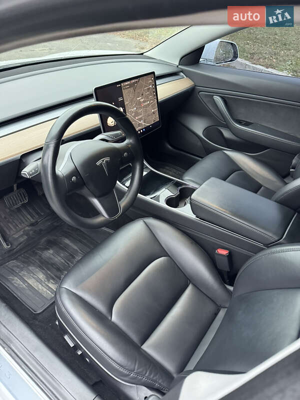 Седан Tesla Model 3 2018 в Харкові