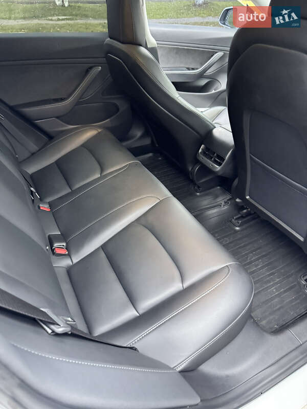 Седан Tesla Model 3 2018 в Харкові